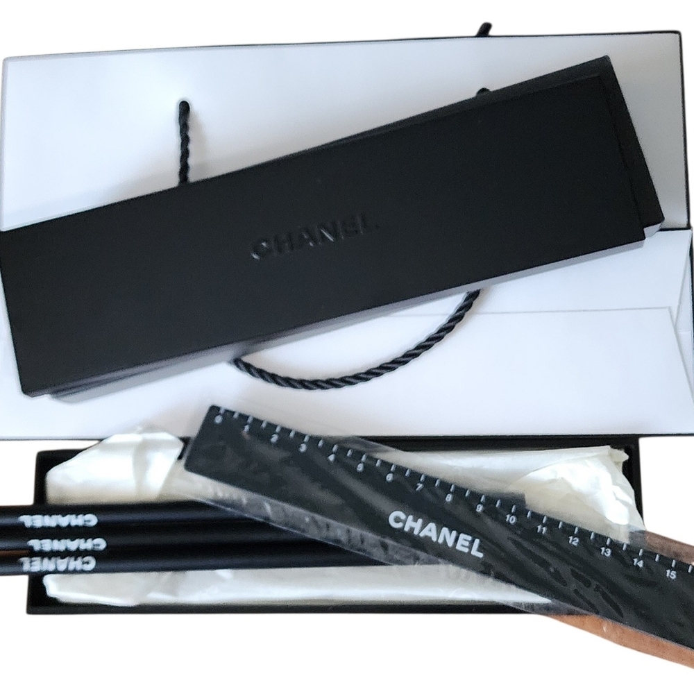 NWOT CHANEL Black Pencil Set With Chanel Gift Bag